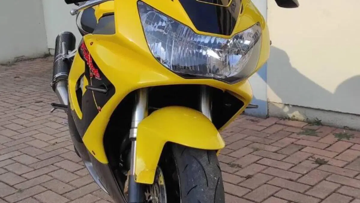 Honda CBR 1000 F (1999 - 00)  (4)