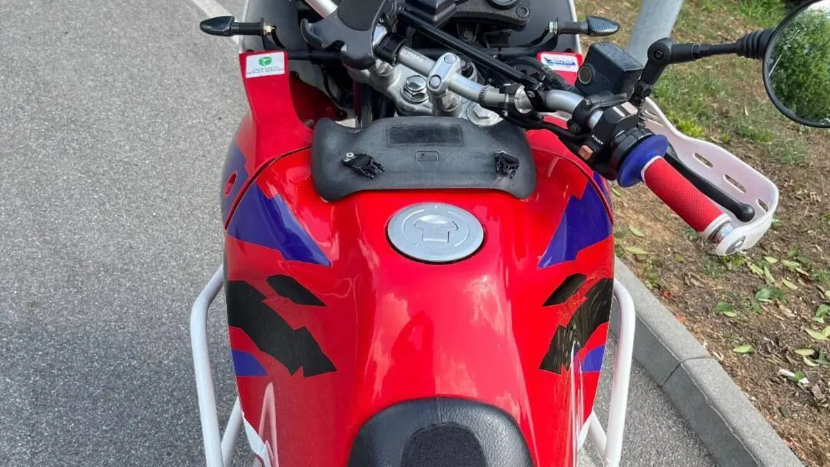 Honda Africa Twin XRV 750 (1996 - 02)  (5)