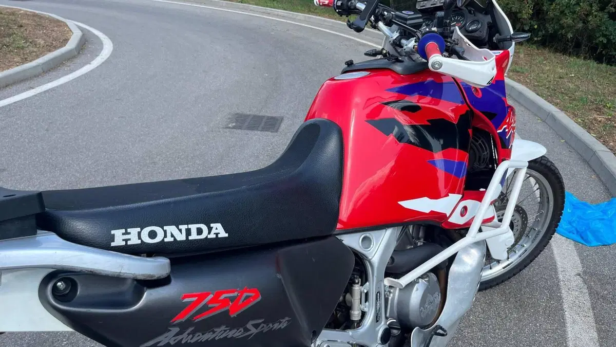 Honda Africa Twin XRV 750 (1996 - 02)  (7)