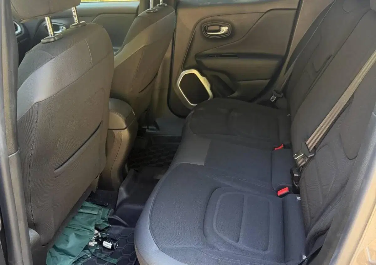 Jeep Renegade 2.0 Mjt 140CV 4WD Active Drive Limited (9)