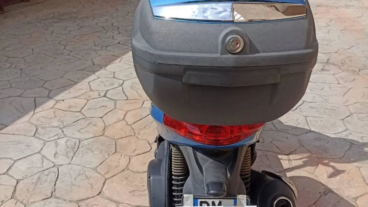 Piaggio Beverly Tourer 300  (5)