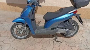 Piaggio Beverly Tourer 300  (3)