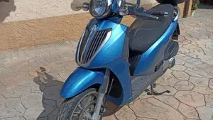 Piaggio Beverly Tourer 300  (4)