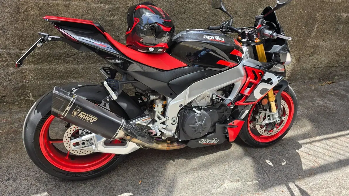 Aprilia Tuono V4 Factory (2021 - 24)  (2)