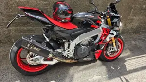 Aprilia Tuono V4 Factory (2021 - 24)  (2)