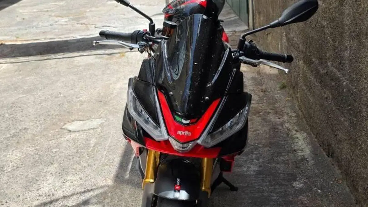 Aprilia Tuono V4 Factory (2021 - 24)  (3)