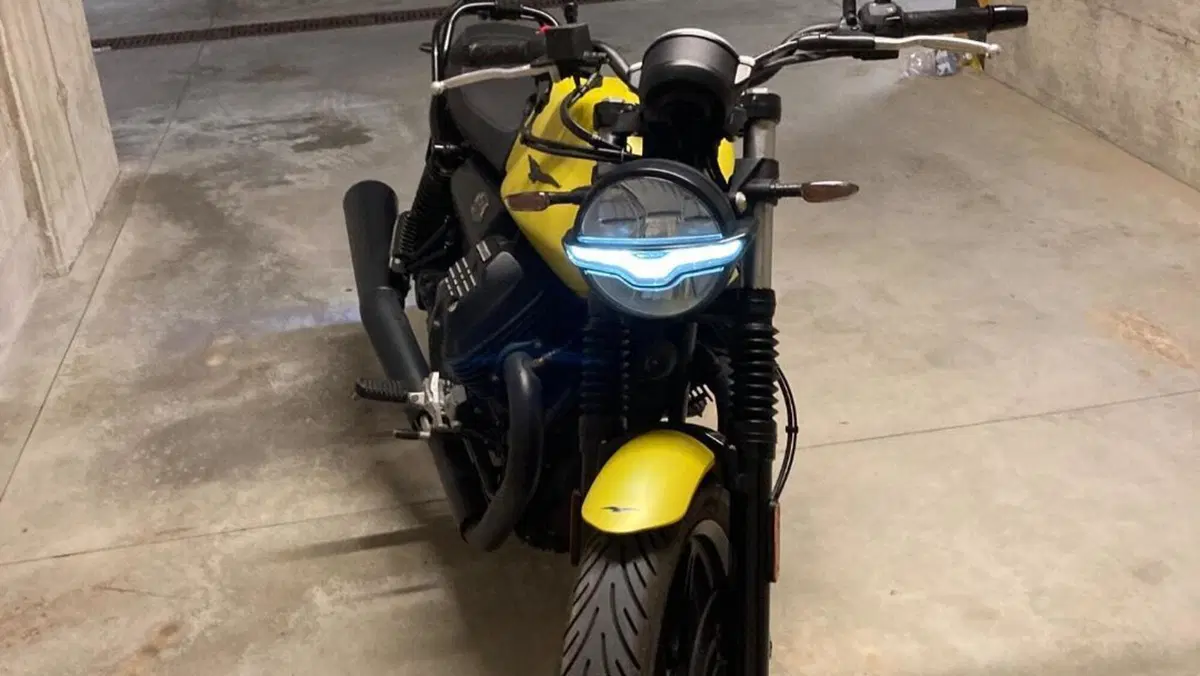 Moto Guzzi V7 Stone (2021 - 24) 