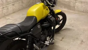 Moto Guzzi V7 Stone (2021 - 24)  (3)