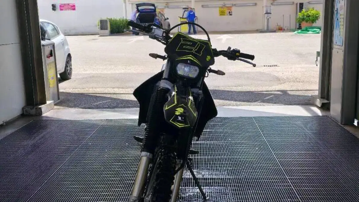 Suzuki DR-Z 400 S (2000 - 06)  (6)