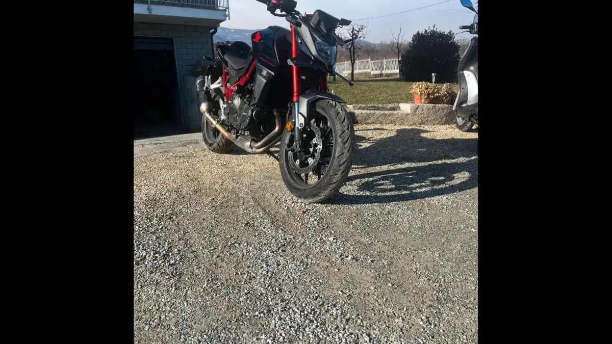 Honda CB 750 Hornet (2023 - 24)  (2)