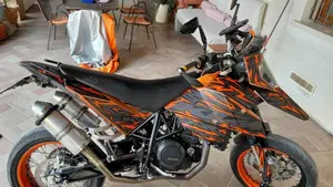 KTM 690 Supermoto  (5)
