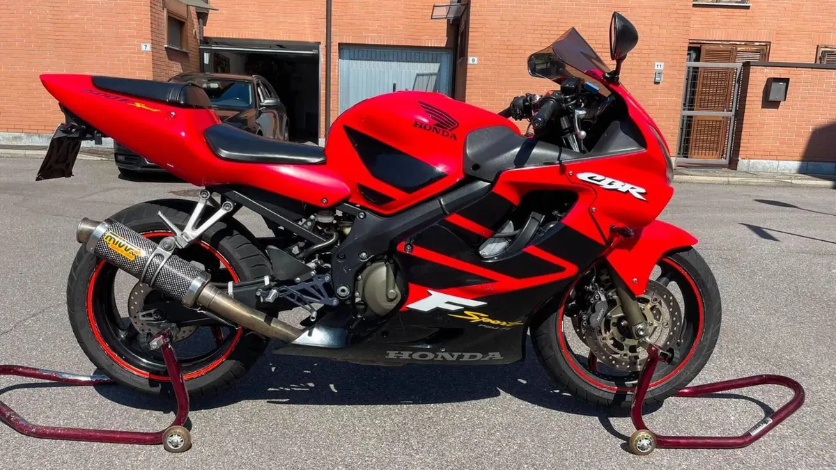 Honda CBR 600 F Sport  (2)