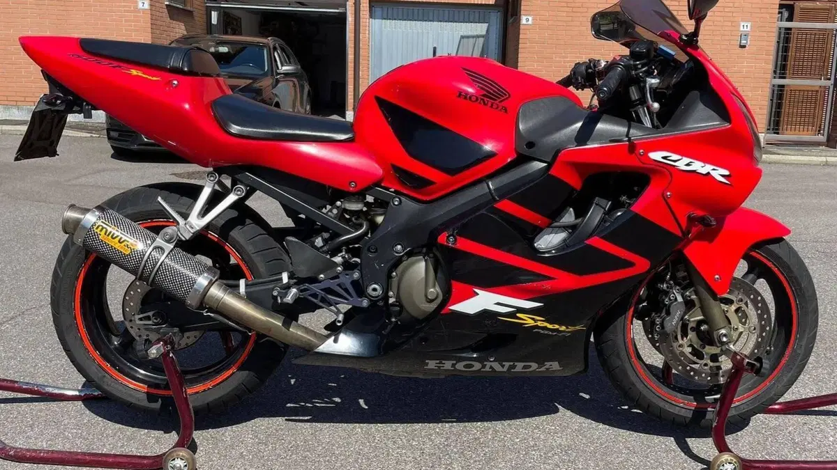 Honda CBR 600 F Sport  (7)