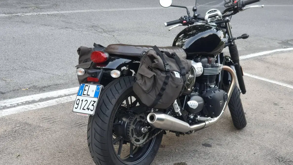Triumph Street Twin 900 (2017 - 18) 