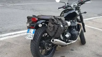 Triumph Street Twin 900 (2017 - 18) usata
