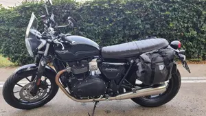 Triumph Street Twin 900 (2017 - 18)  (2)
