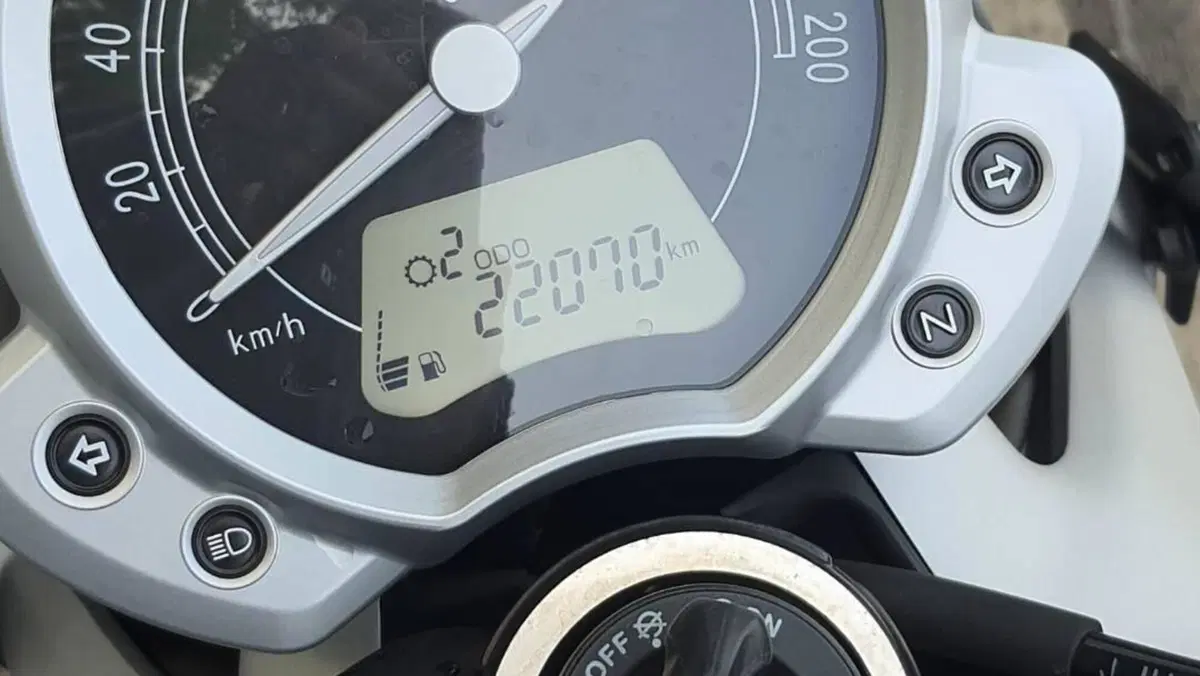 Triumph Street Twin 900 (2017 - 18)  (7)