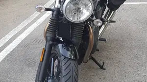 Triumph Street Twin 900 (2017 - 18)  (9)