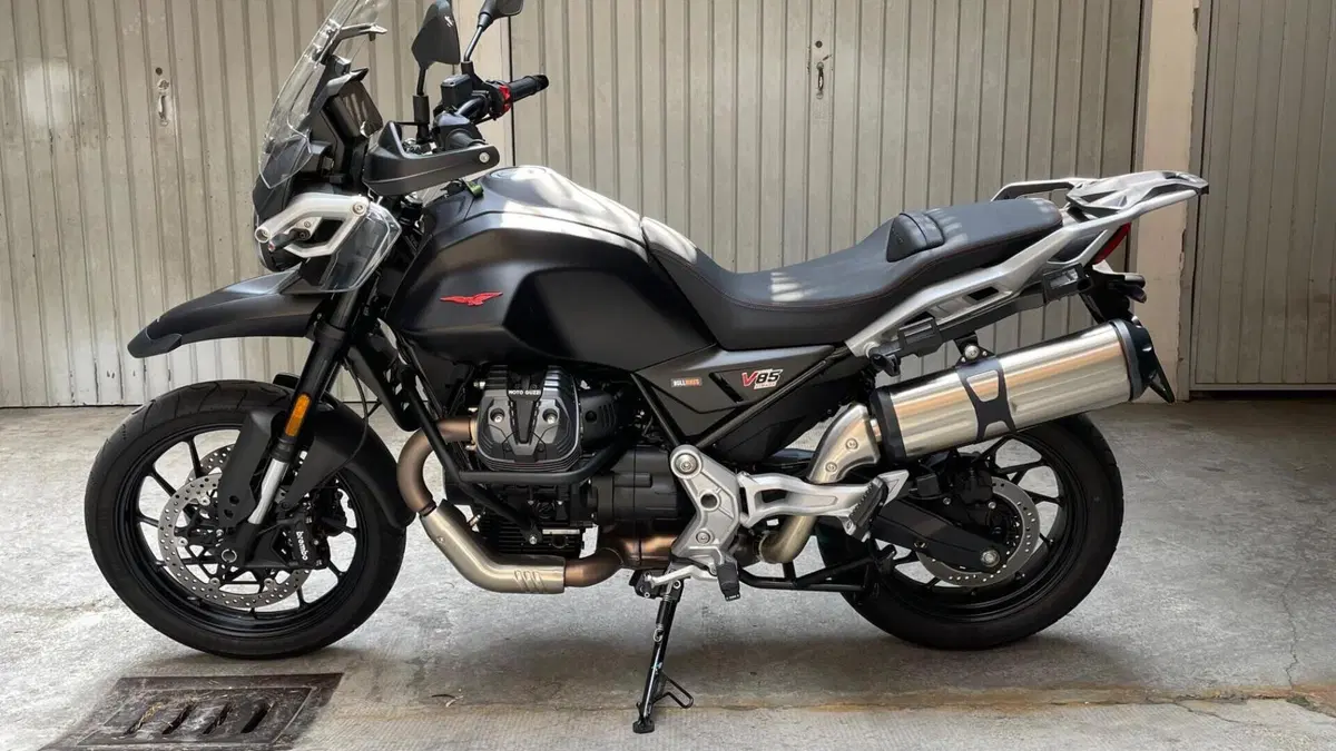 Moto Guzzi V85 Strada (2024 - 26) 