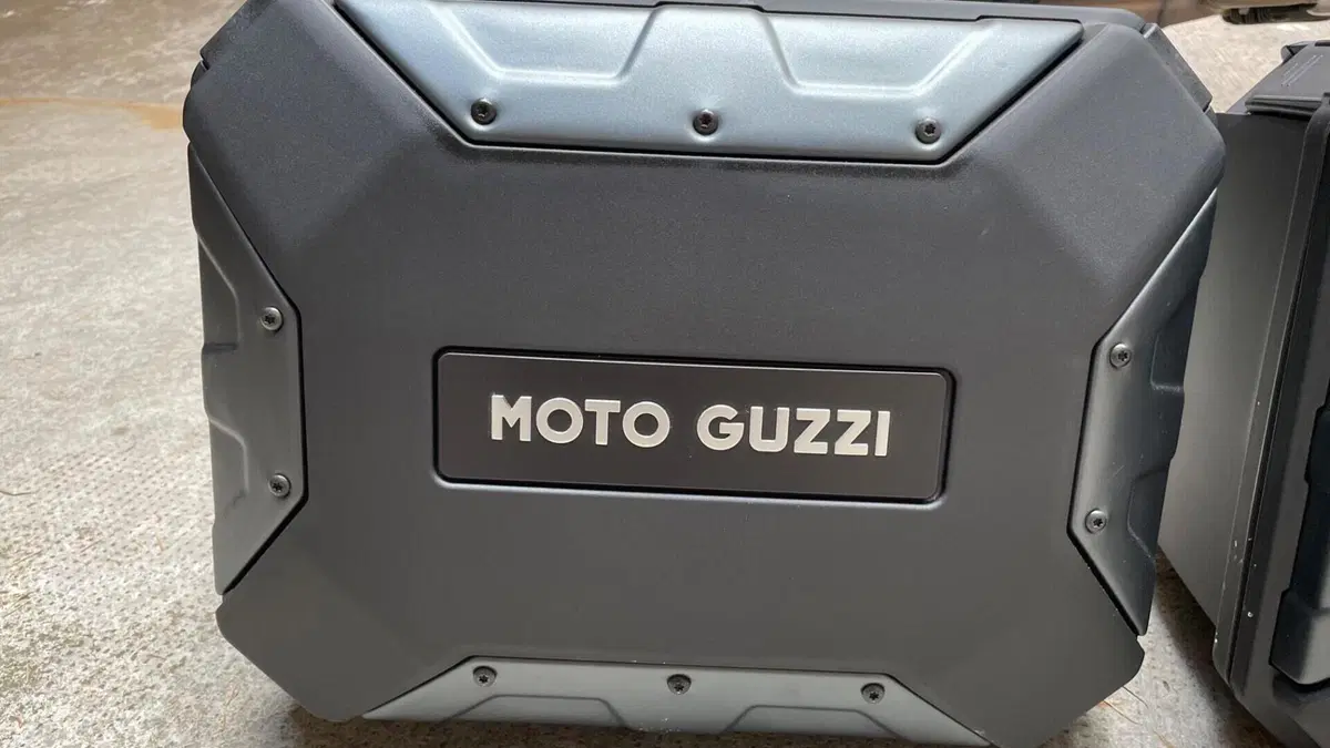 Moto Guzzi V85 Strada (2024 - 26)  (7)