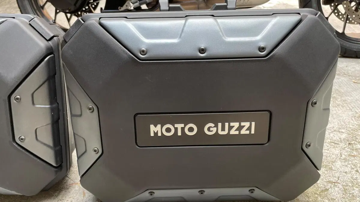 Moto Guzzi V85 Strada (2024 - 26)  (8)