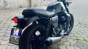 Moto Guzzi V7 Stone (2025 - 26)  (6)