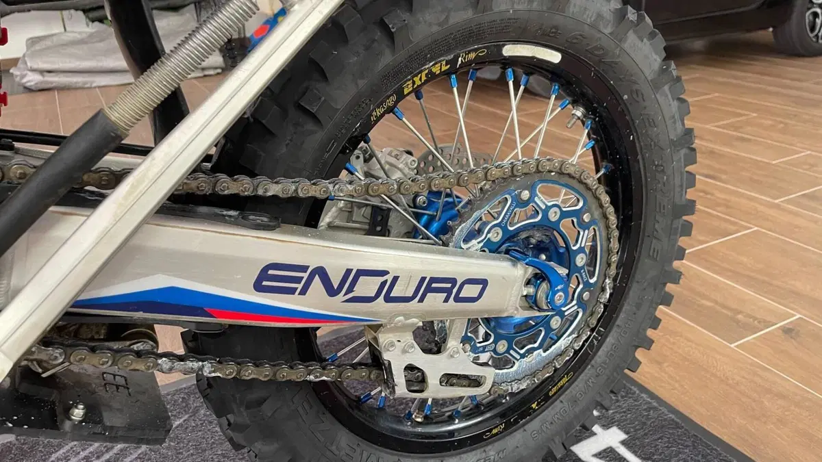 Honda CRF 400RX Enduro Special (2023)  (13)