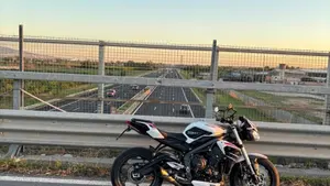 Triumph Street Triple S (2020 - 23)  (2)