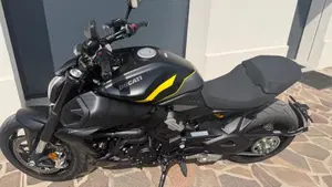 Ducati Diavel V4 (2023 - 26)  (2)