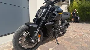Ducati Diavel V4 (2023 - 26)  (3)