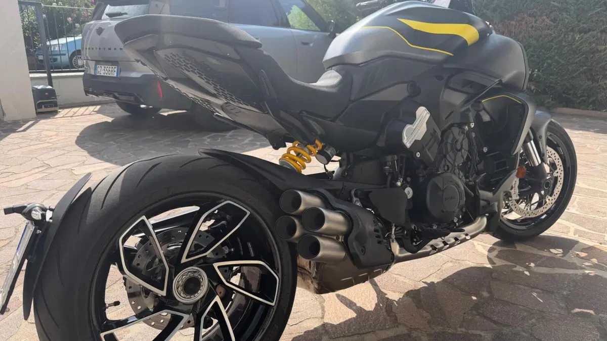 Ducati Diavel V4 (2023 - 26)  (11)