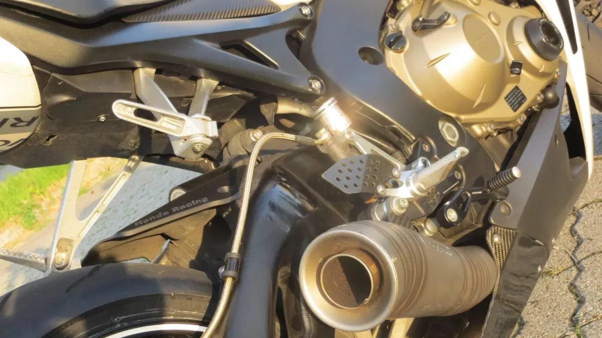 Honda CBR 1000 RR Fireblade (2008 - 11)  (5)