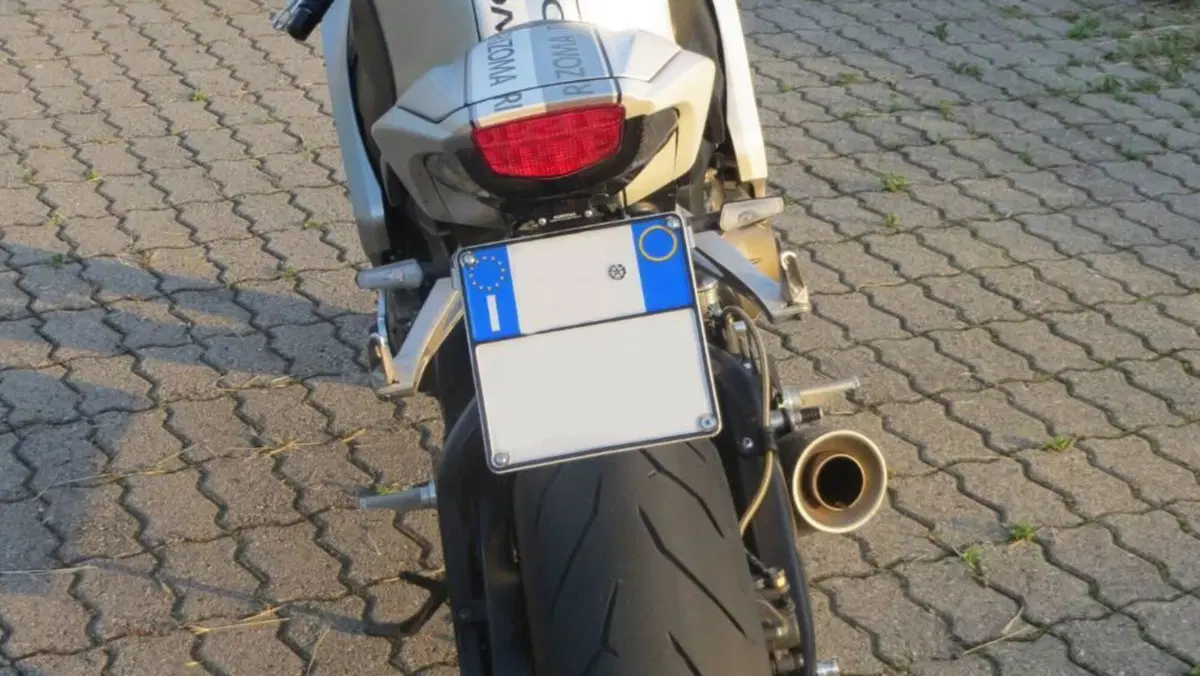 Honda CBR 1000 RR Fireblade (2008 - 11)  (4)