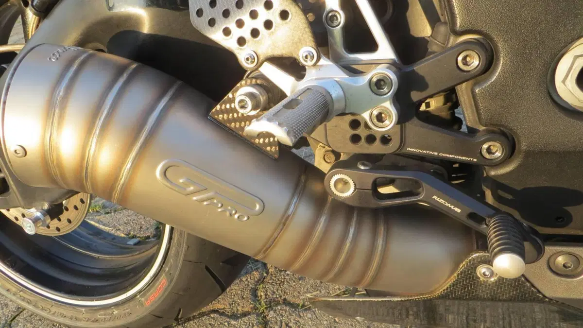 Honda CBR 1000 RR Fireblade (2008 - 11)  (8)