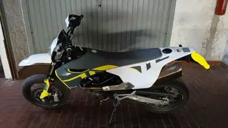 Husqvarna 701 Supermoto (2023 - 25) usata