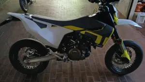 Husqvarna 701 Supermoto (2023 - 25)  (2)