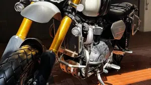 Triumph Scrambler 1200 XE (2019 - 20)  (3)
