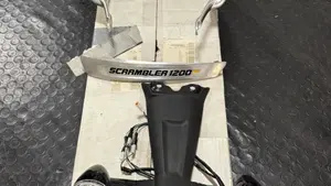 Triumph Scrambler 1200 XE (2019 - 20)  (10)