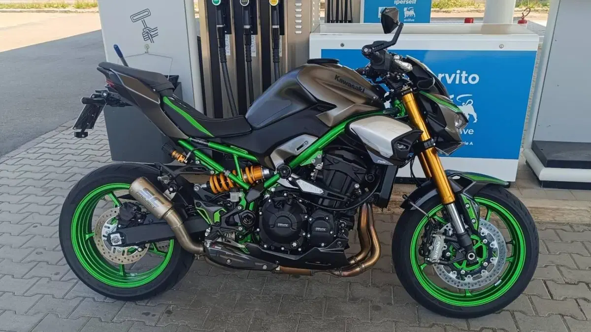 Kawasaki Z 900 SE (2025 - 26) 