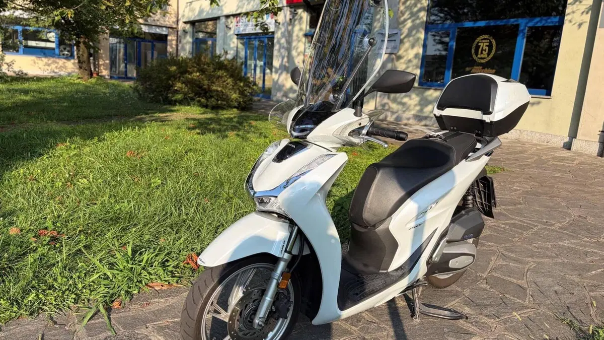 Honda SH 150i (2020 - 23)  (2)