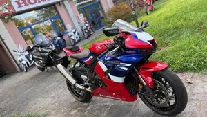 Honda CBR 1000 RR-R Fireblade (2024 - 26)  (2)