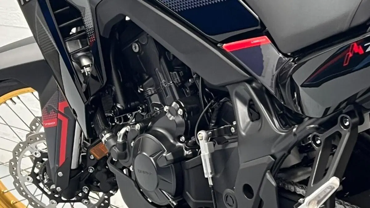 Honda Transalp XL750 (2025)  (6)