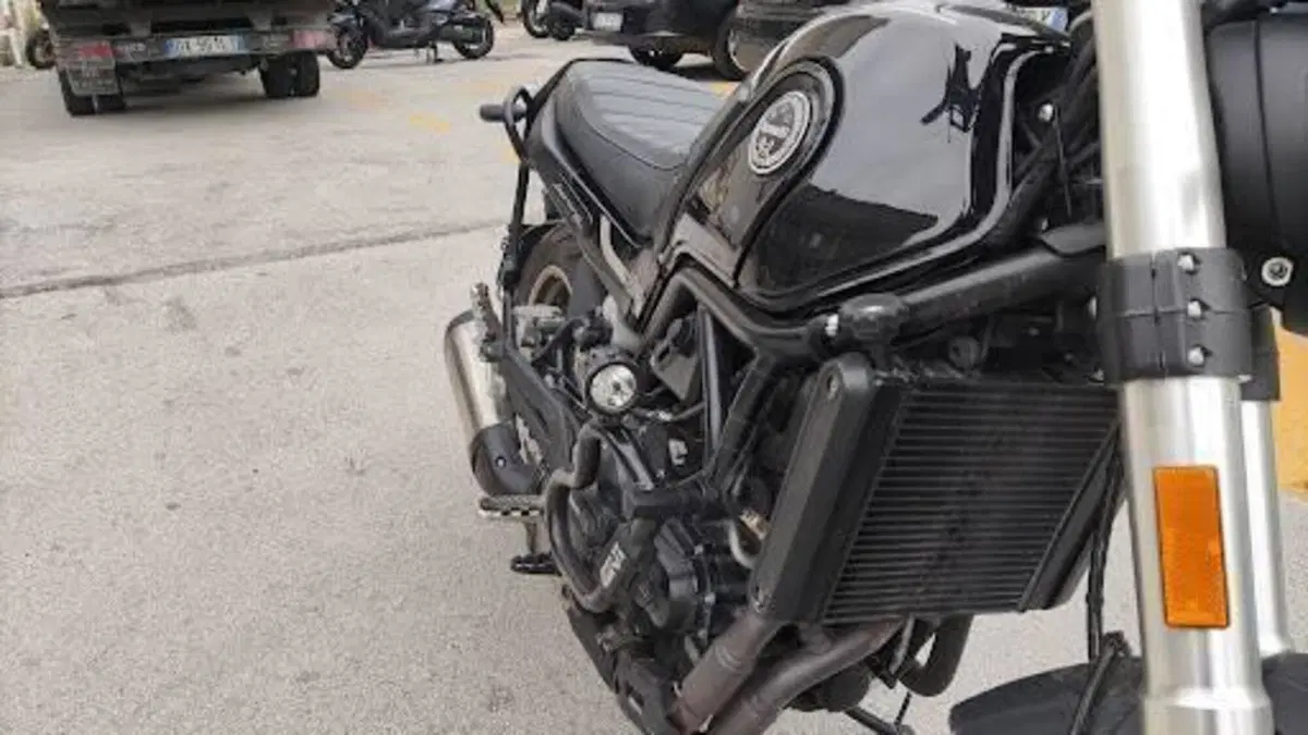 Benelli Leoncino 500 Trail (2021 - 26) 