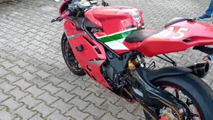 MV Agusta F4 1000 RR (2010 - 11)  (3)