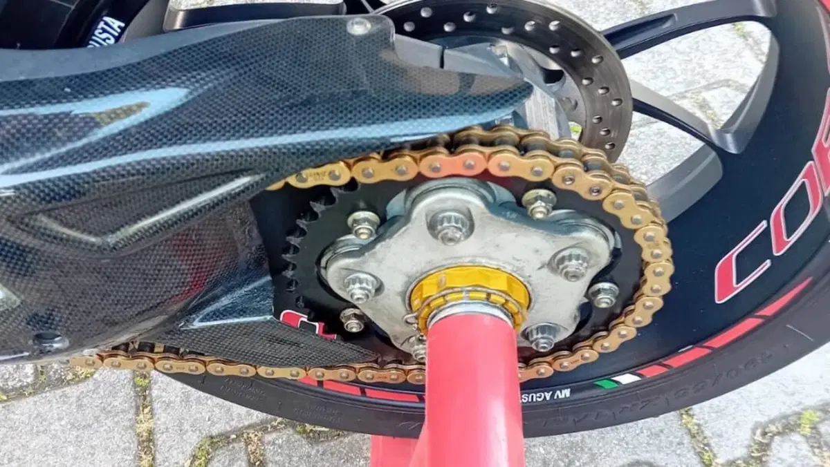 MV Agusta F4 1000 RR (2010 - 11)  (8)