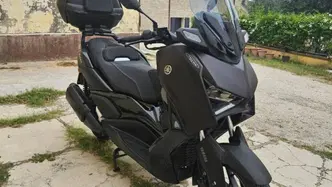 Yamaha X-Max 300 Tech Max (2025 - 26) usata