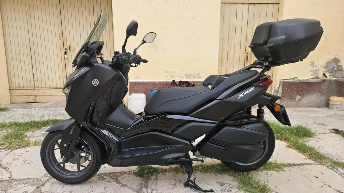 Yamaha X-Max 300 Tech Max (2025 - 26)  (3)