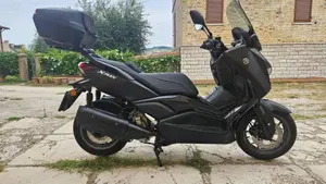 Yamaha X-Max 300 Tech Max (2025 - 26)  (4)