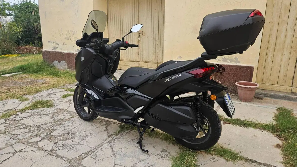 Yamaha X-Max 300 Tech Max (2025 - 26)  (5)