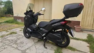 Yamaha X-Max 300 Tech Max (2025 - 26)  (5)